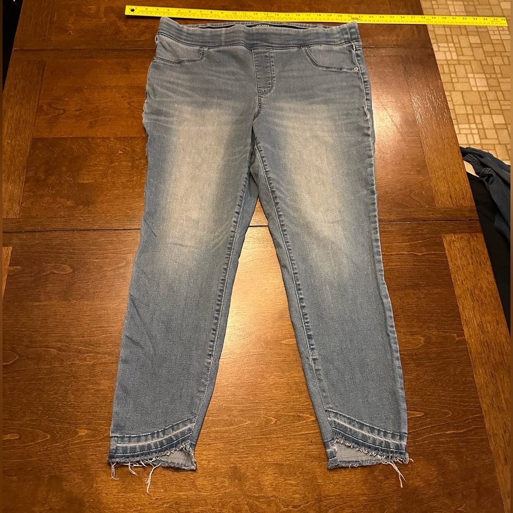 Old Navy Light Blue Ankle Women’s Jeans 16
